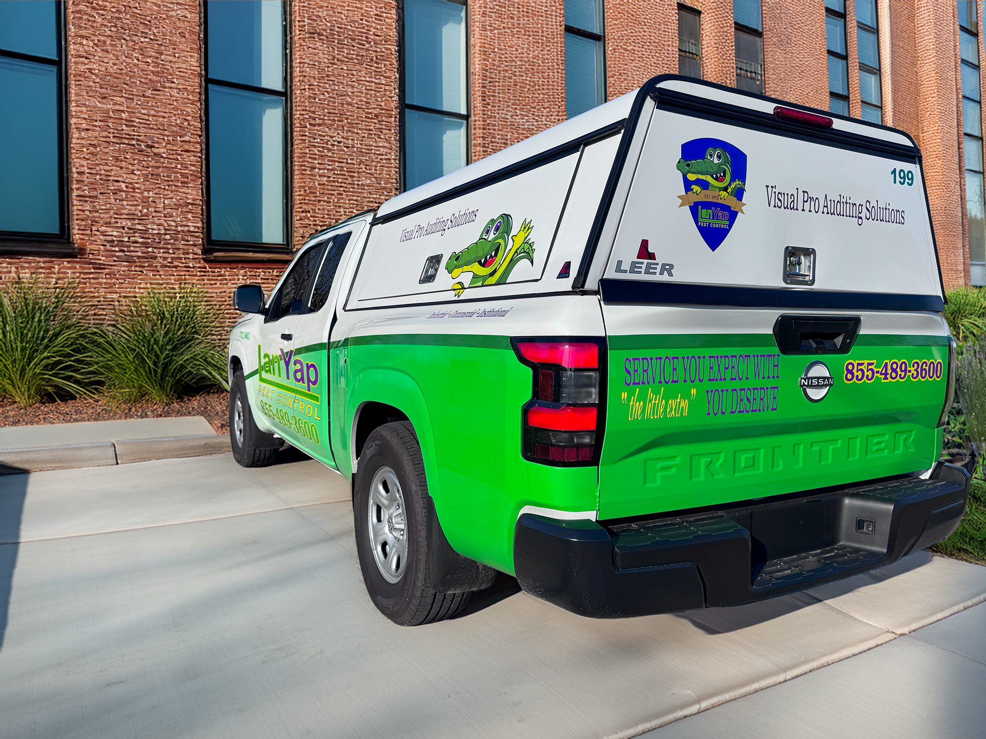 building and lanyap truck